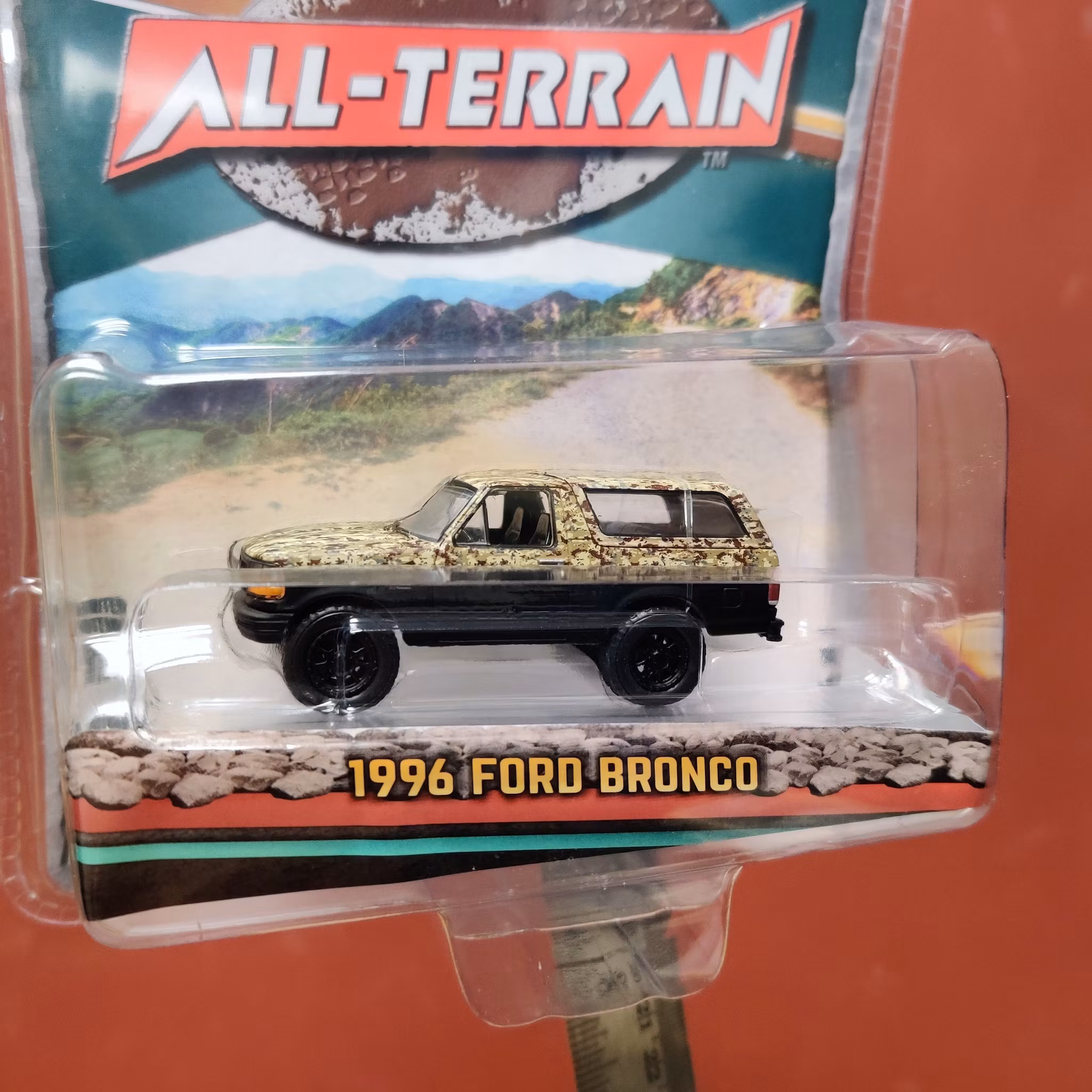 Skala 1/64 Ford Bronco 96' "All-Terrain" från Greenlight
