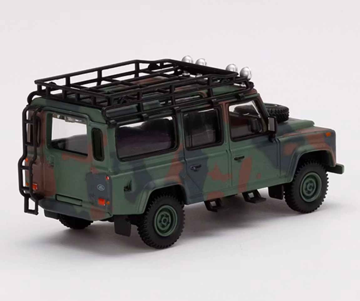 Skala 1/64 -  Land Rover Defender 110 Military Camouflage - MINI GT