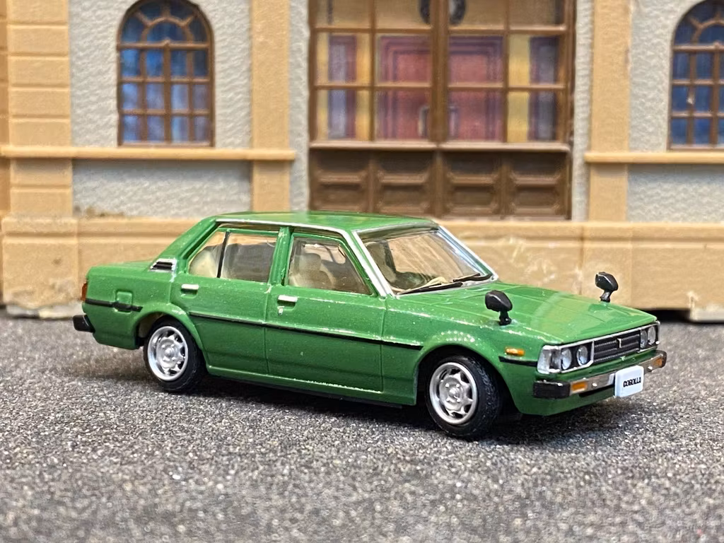 Skala 1/64 Toyota Corolla E70, Grön fr BM Creations