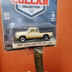 Skala 1/64 Greenlight Chevrolet S-10 Durango 83' "Blue Collar"