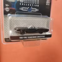 Skala 1/64 Ford Thunderbird cab 49' "Black Bandit Collection" från Greenlight