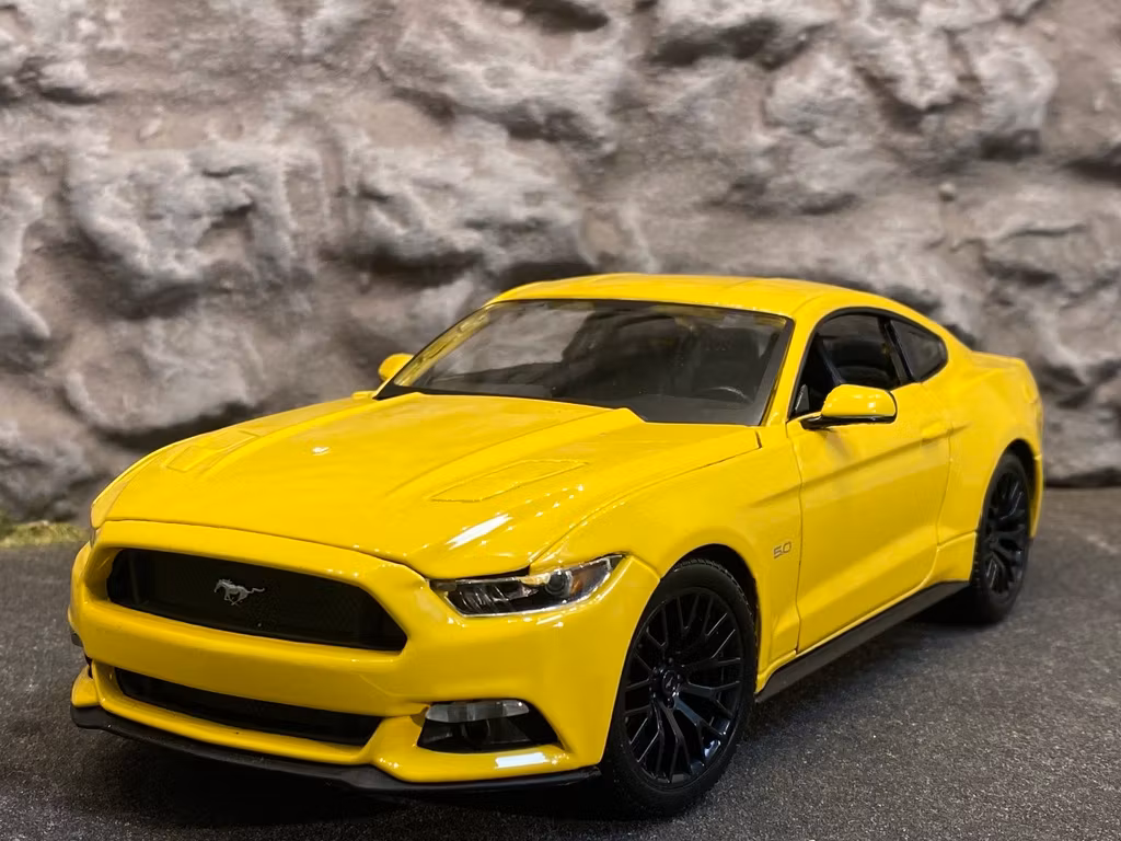 Skala 1/18 Shelby Mustang GT 500 2020, Gul f Maisto Special Edition