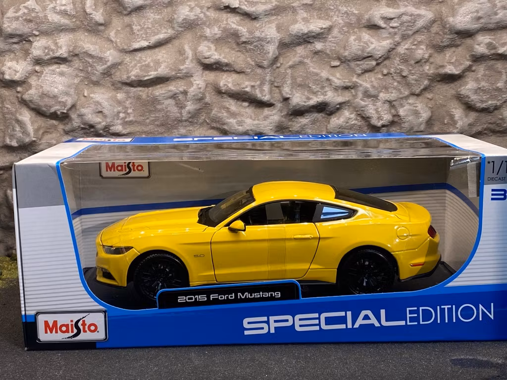 Skala 1/18 Shelby Mustang GT 500 2020, Gul f Maisto Special Edition