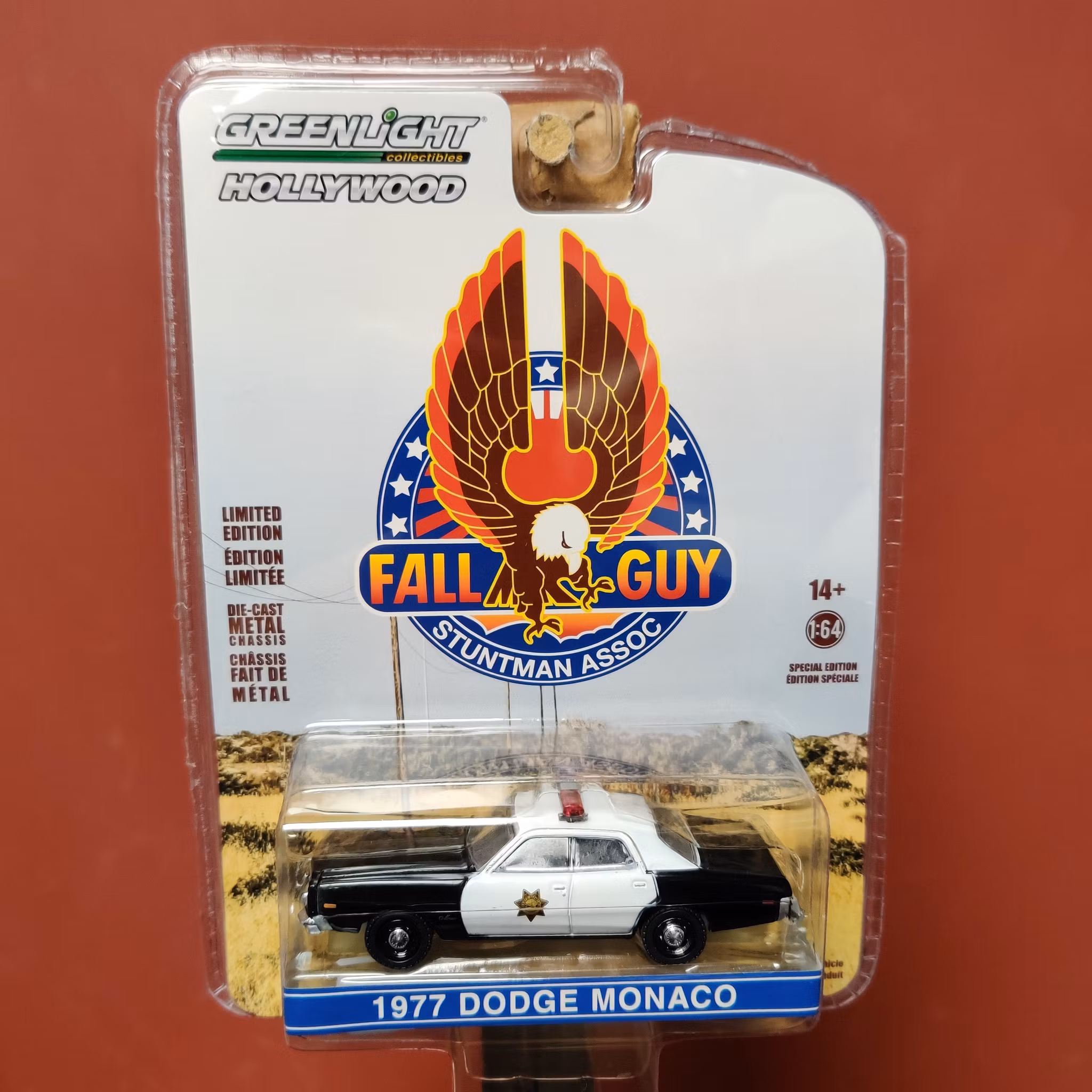 Skala 1/64 Dodge Monaco 77' "Fall Guy Stuntman Assoc" fr GreenLight Hollywood