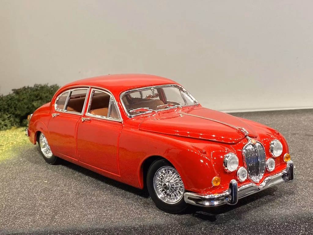 Skala 1/18 Jaguar Mark II 1959 från Bburago