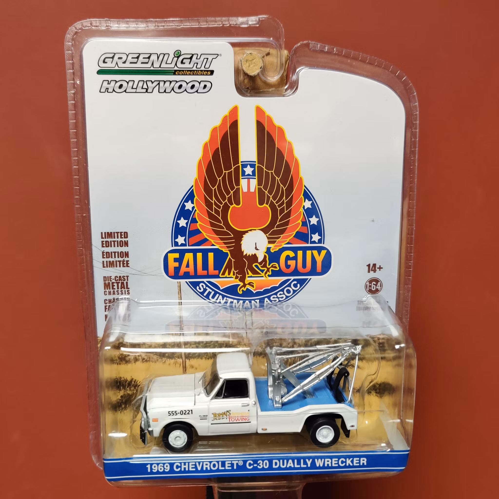 Skala 1/64 Chevrolet C-30 69' "Fall Guy Stuntman Assoc" fr GreenLight Hollywood