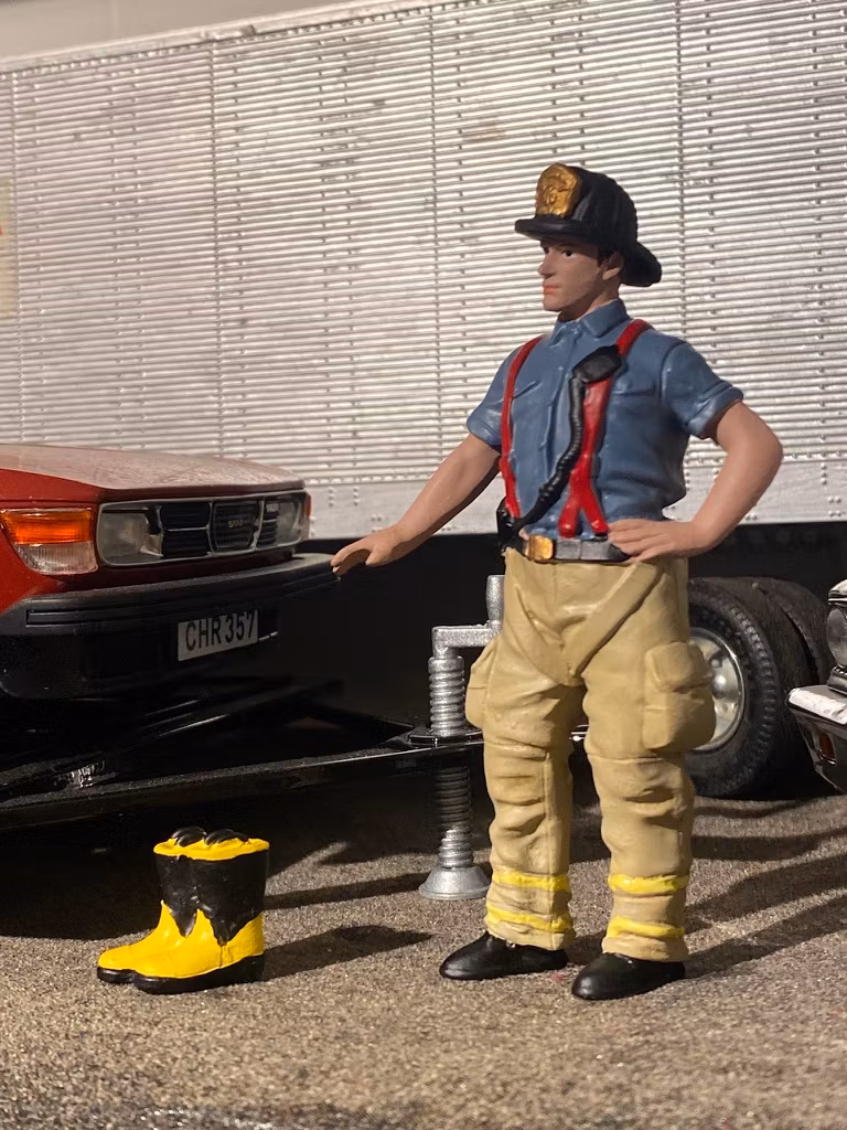 Skala 1/18 Brandmannen Ragnar gör sig redo - American Diorama