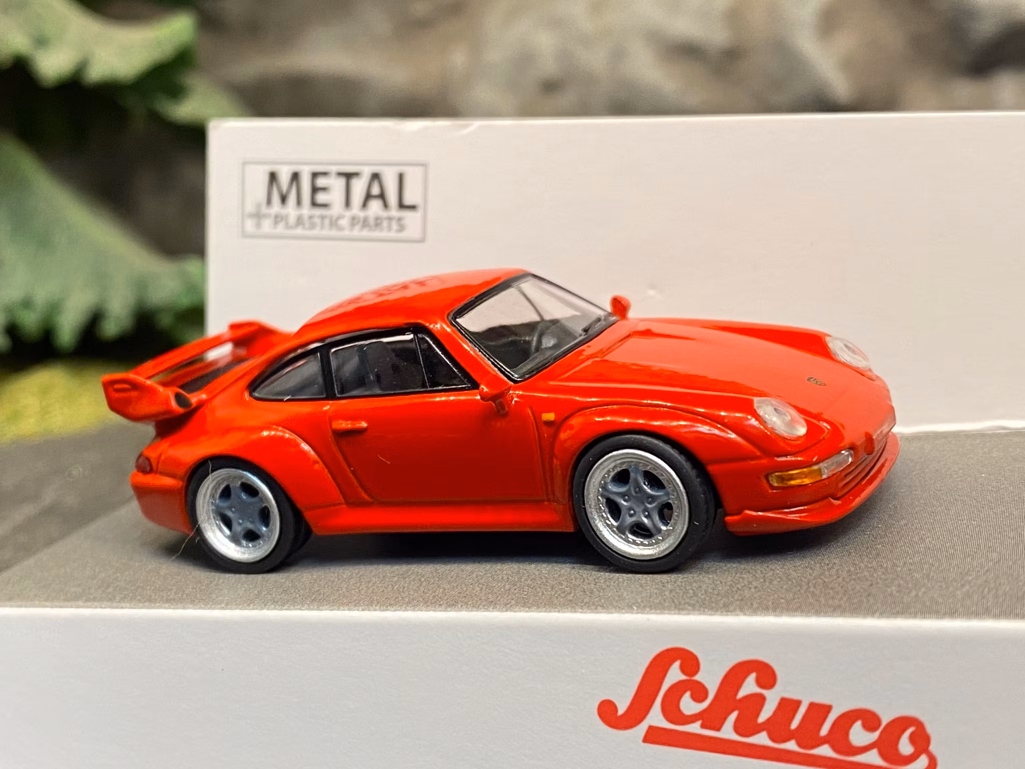 Skala 1/64 Porsche 911 GT2, från Schuco