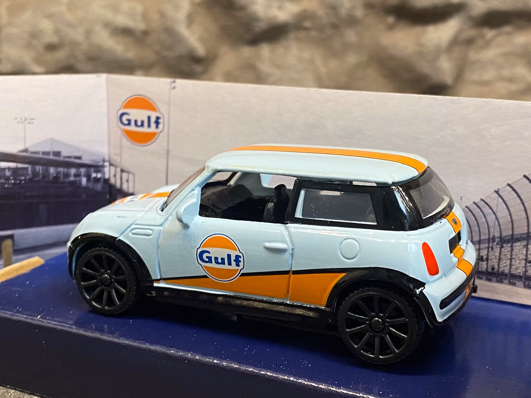 Skala 1/43 Mini Cooper "Gulf" - Motormax