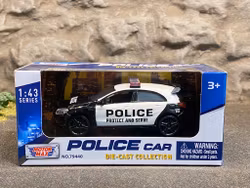 Skala 1/43 Mercedes-Benz A45 AMG Polisbil - Motormax - Police Car Die-Cast Collection
