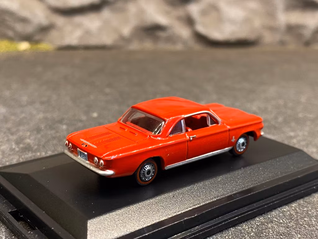 Skala 1/87 Chevrolet Corvair Coupe, Röd från Oxford