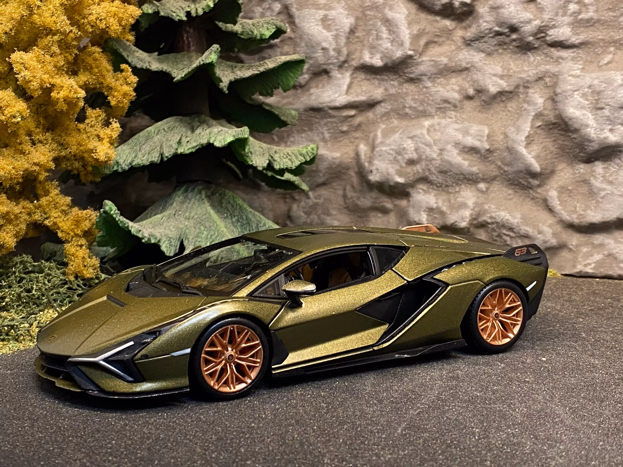 Skala 1/24 -  Lamborghini Sián FKP 37 fr Bburago