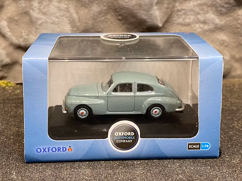 Skala 1/76 Volvo 544, Himmelsblå från Oxford