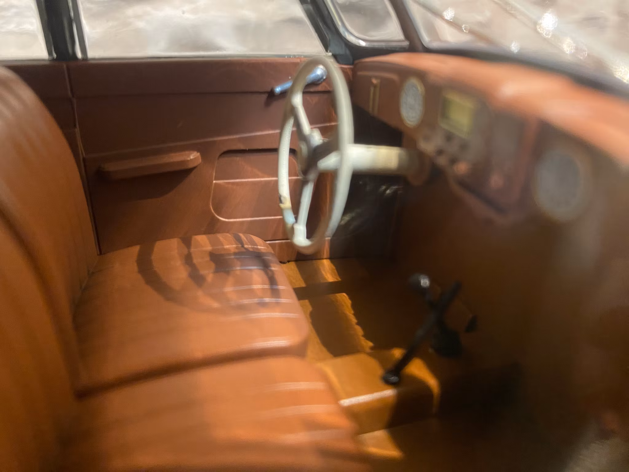 Skala 1/18 Tatra 87, Grå från MCG