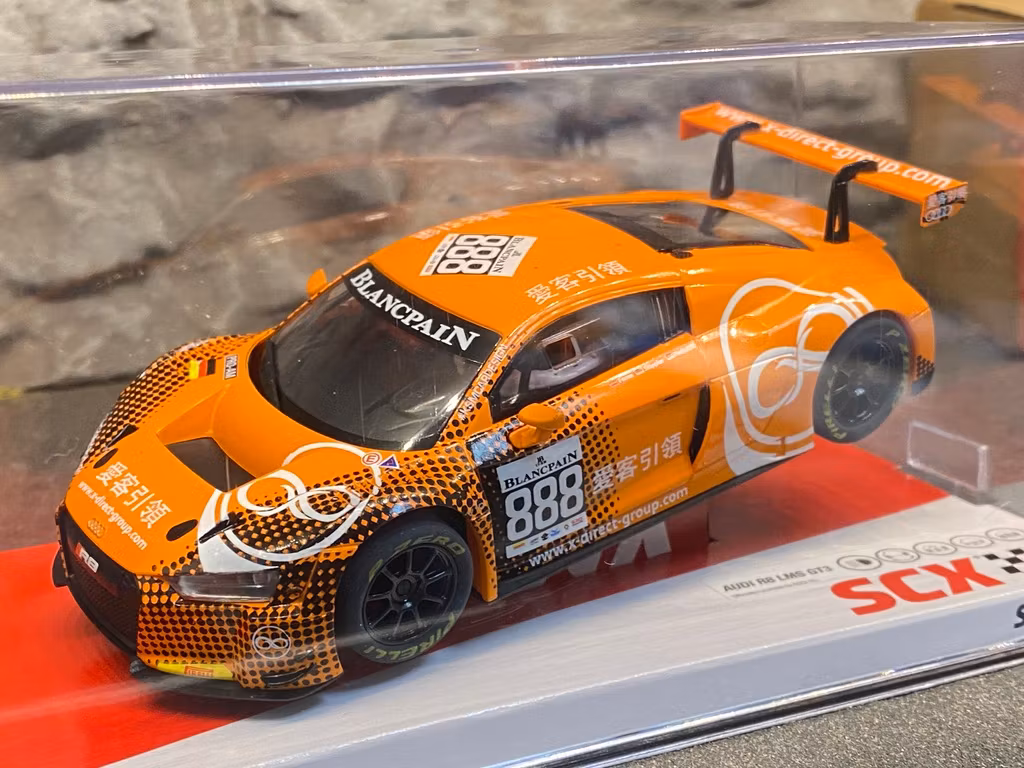Skala 1/32 Analog SCX Bil till Bilbana: Audi R8 LMS GT3