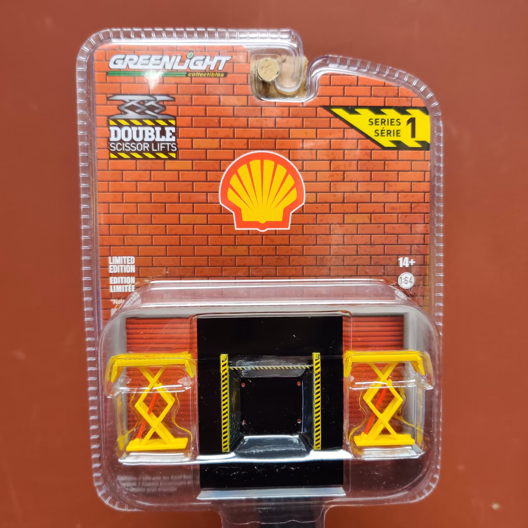 Skala 1/64 Dubbel saxlyft "SHELL" från Greenlight