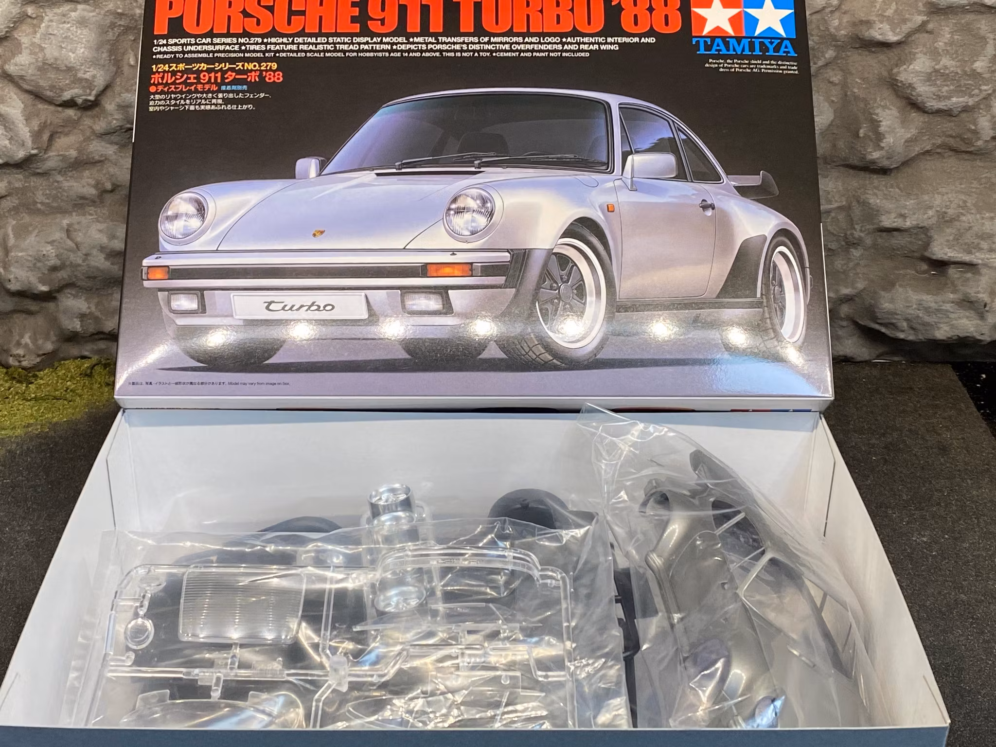 Skala 1/24: Byggmodell Porsche 911 Turbo 88' fr Tamiya