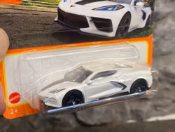 Skala 1/64 Matchbox - 2020 Corvette, Vit