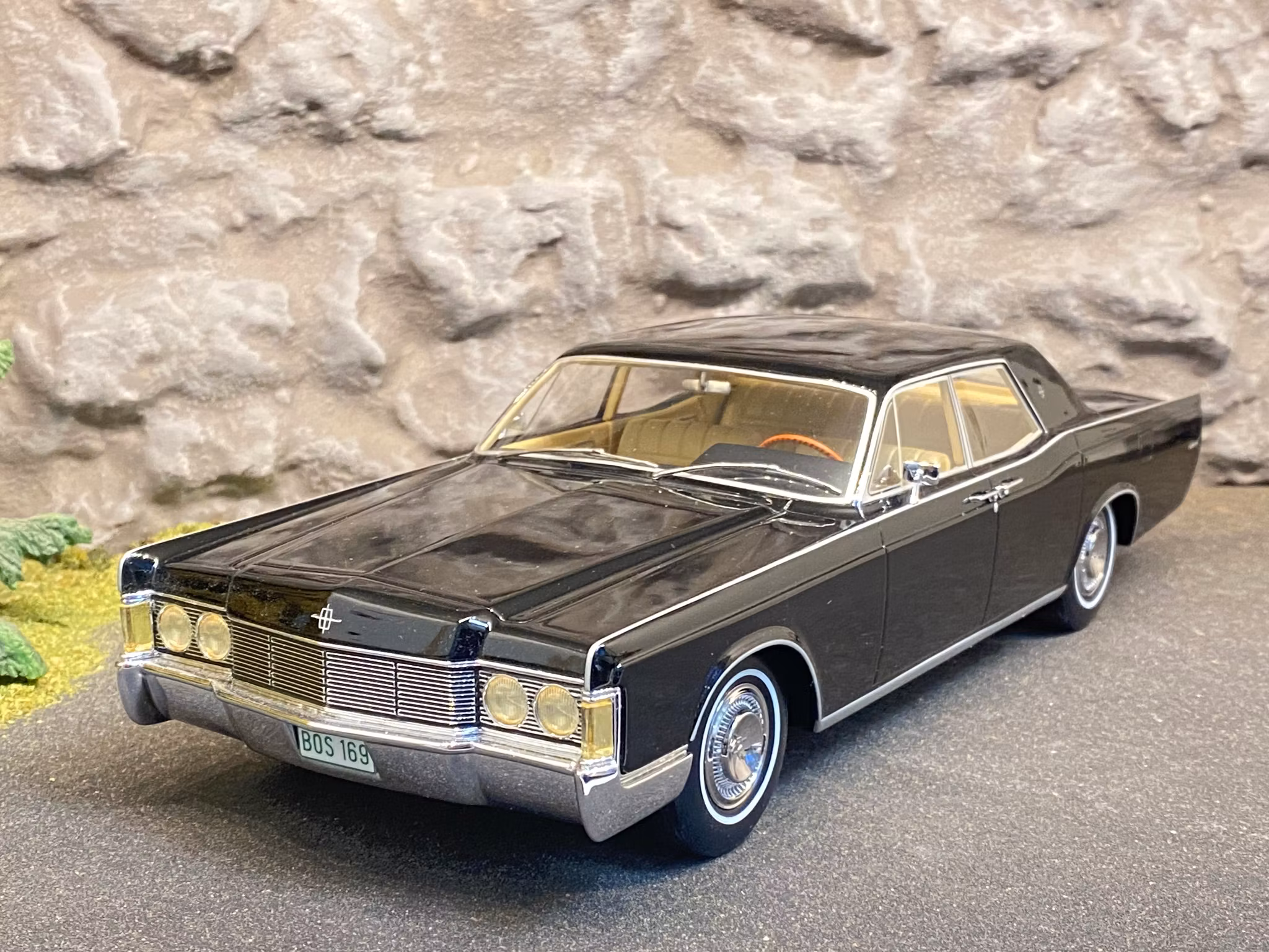 Skala 1/18 Lincoln Continental Limousine, Black fr BoS Best on Show