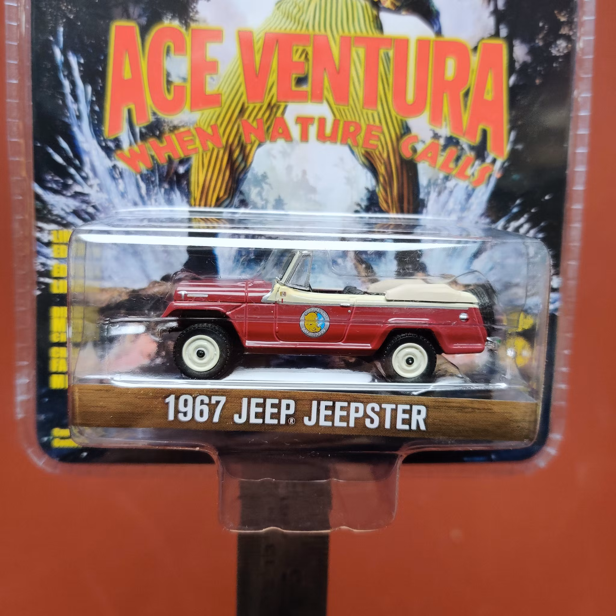 Skala 1/64 Jeep Jeepster 67"Ace Ventura" fr Greenlight Hollywood