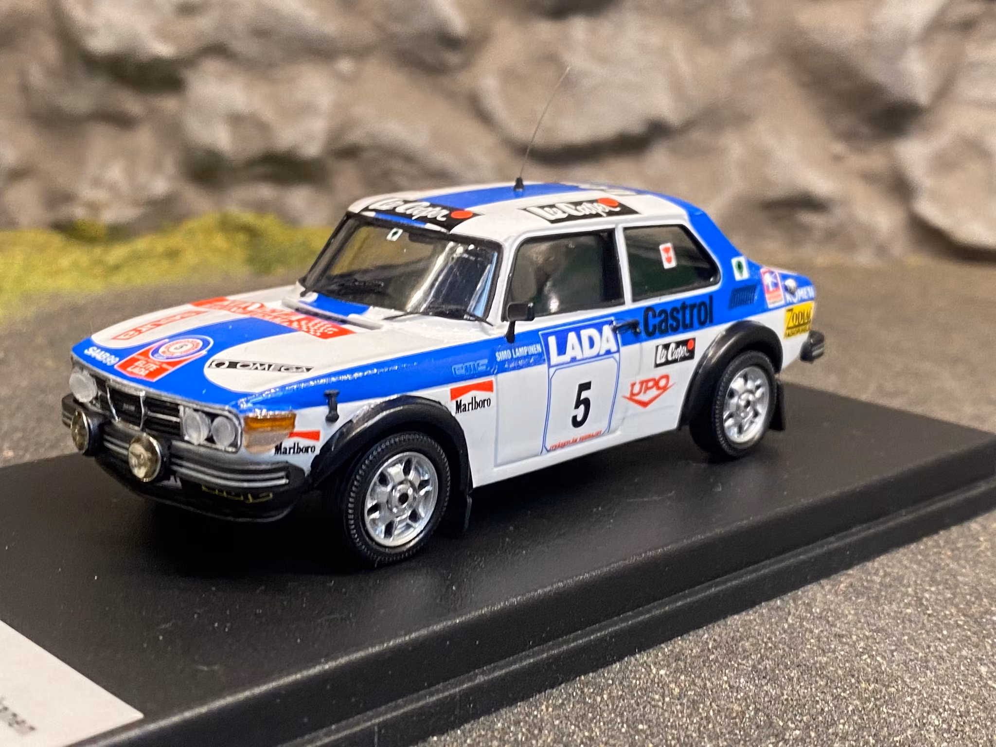 Skala 1/43 Saab 99, Simo Lampinen/Juhani Markkanen, 1000 lakes rally 77' f Troféu