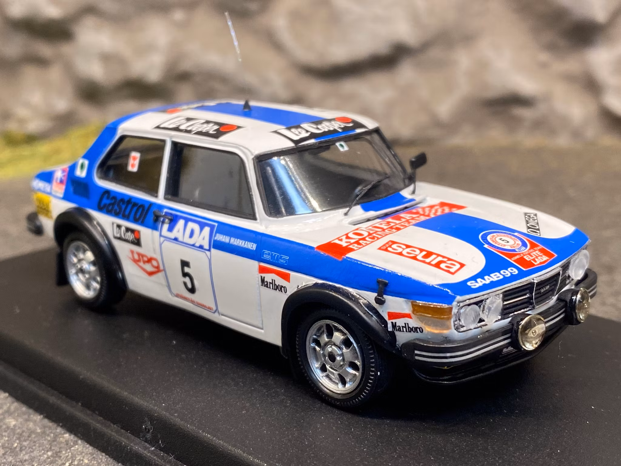 Skala 1/43 Saab 99, Simo Lampinen/Juhani Markkanen, 1000 lakes rally 77' f Troféu