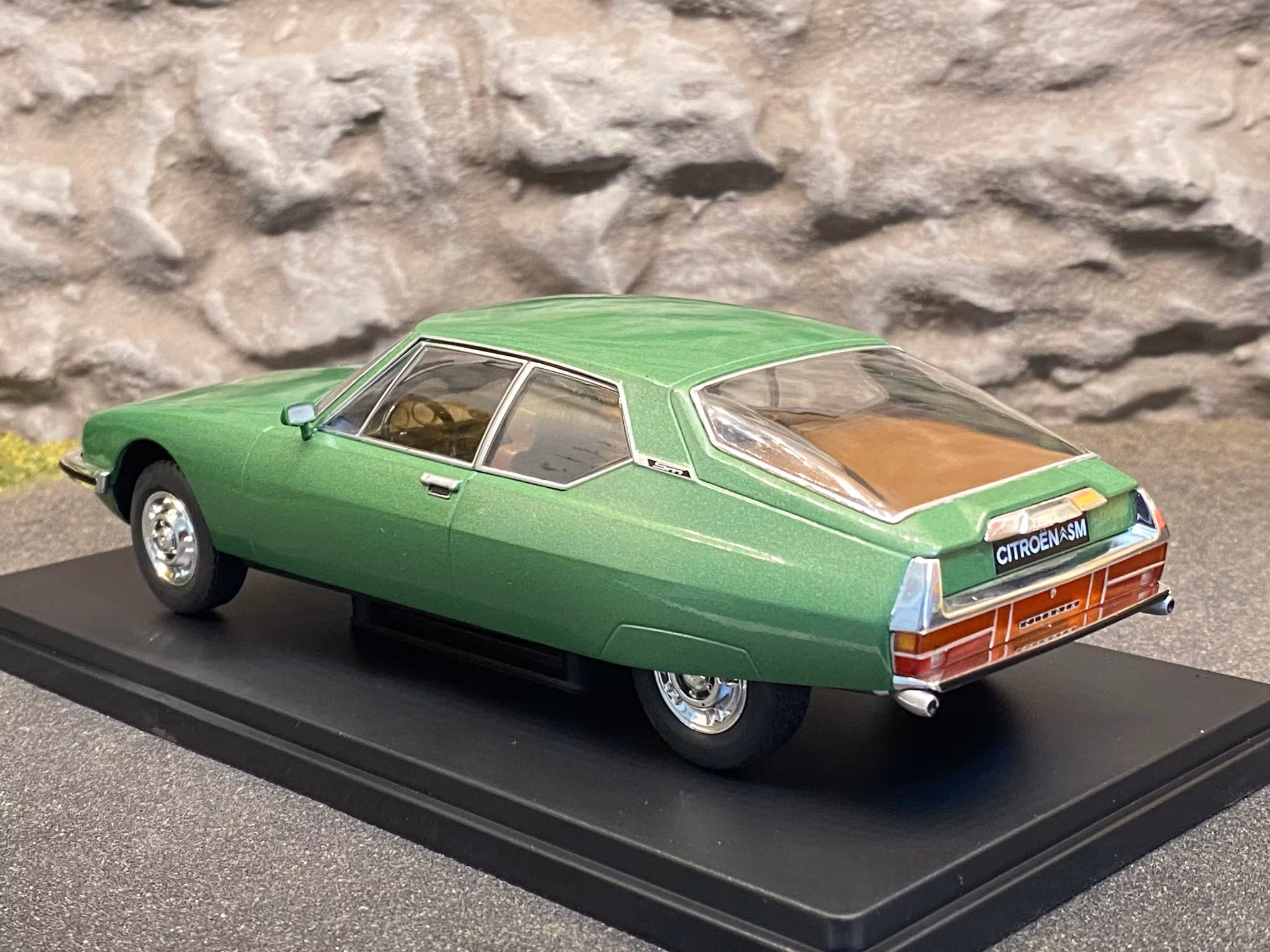 Skala 1/24 Citroen SM, Ljusgrön från WhiteBox