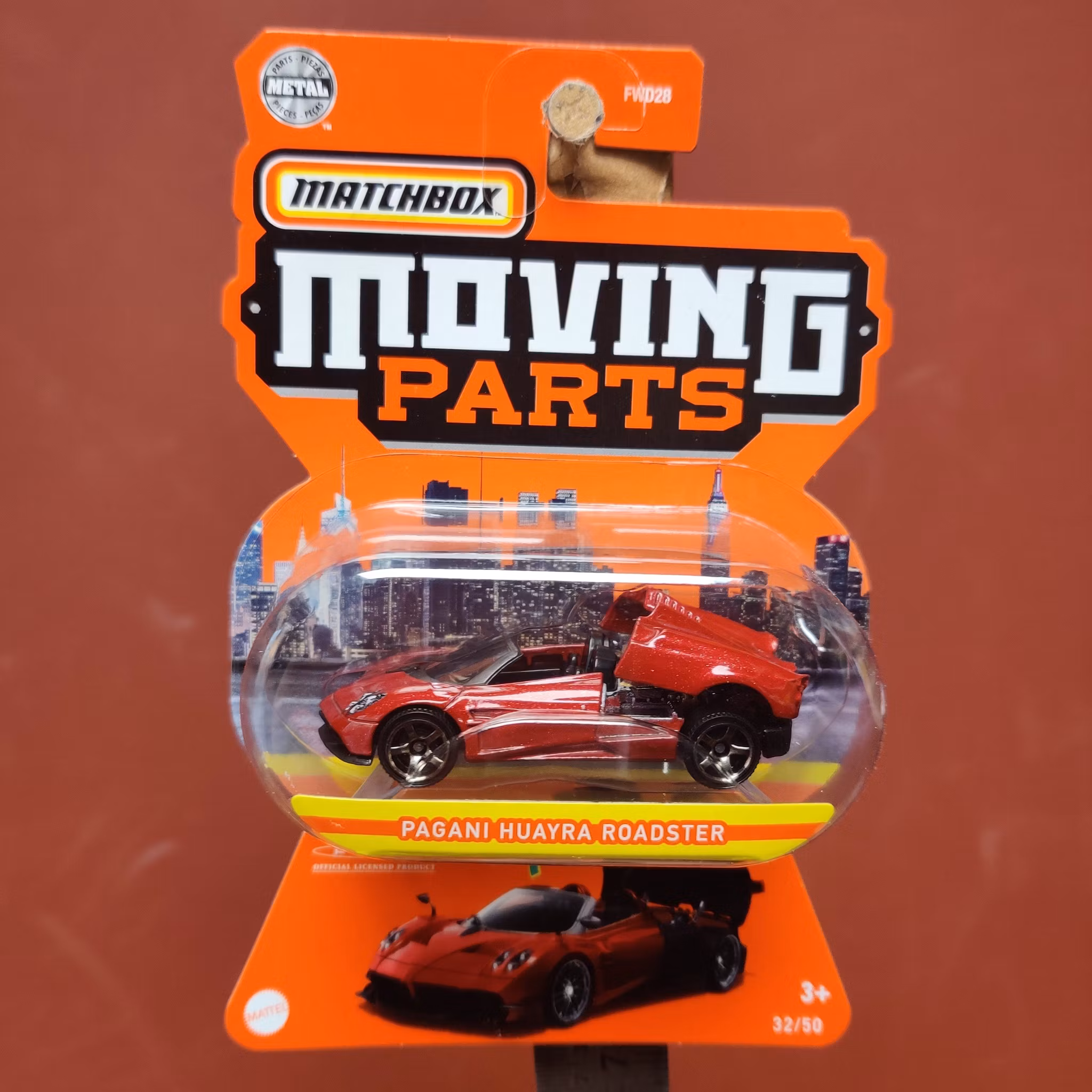 Skala 1/64 Matchbox "Moving parts" - Pagani Huayra Roadster