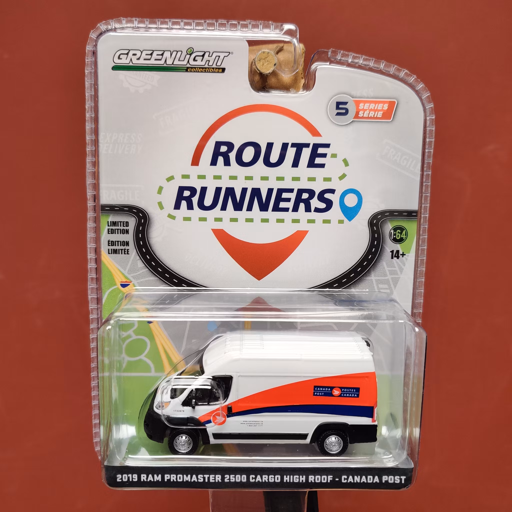 Skala 1/64 "Route Runners" - 19' RAM Promaster 2500 Cargo "Canada Post" fr Greenlight