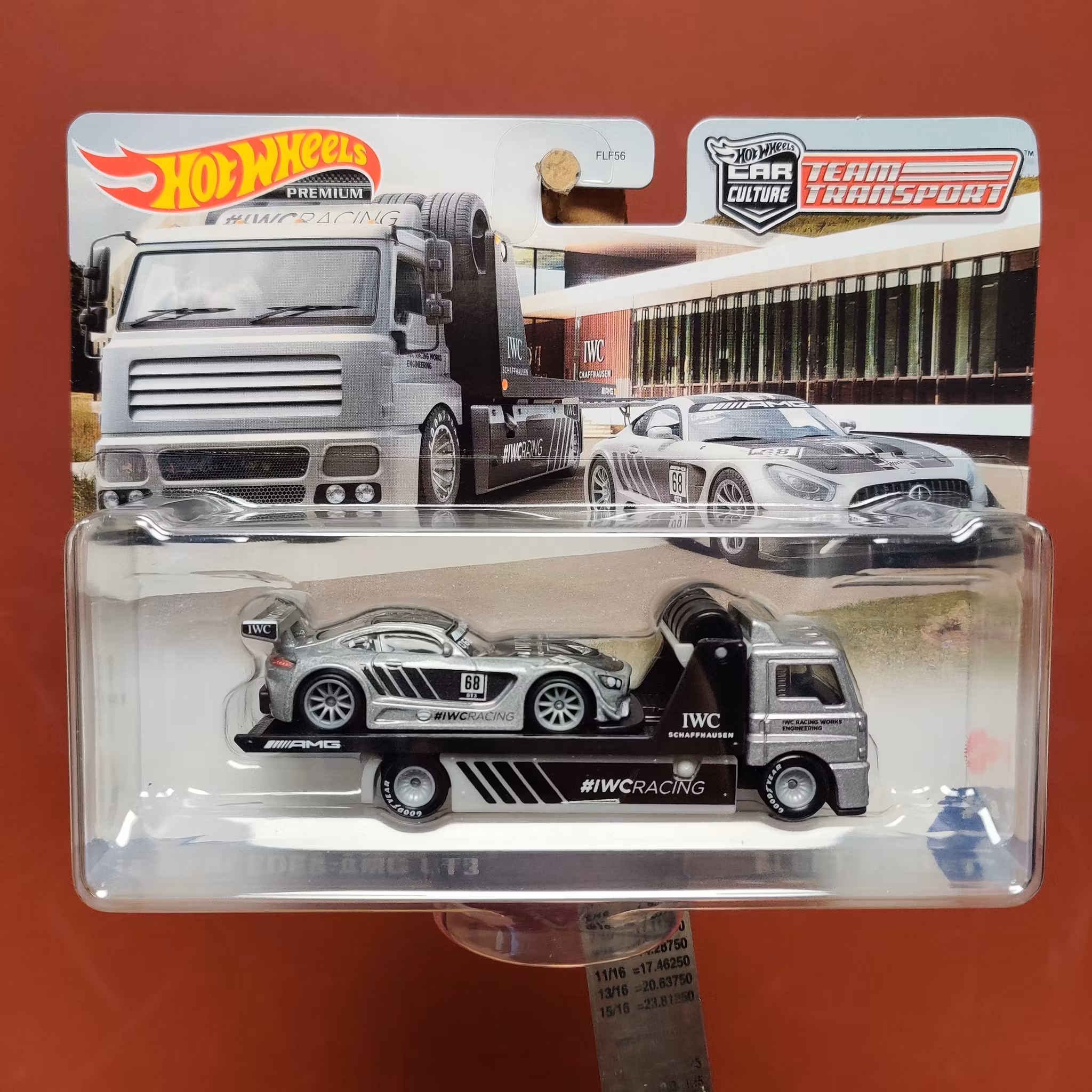 Skala 1/64 Hot Wheels PREMIUM Team Transport: Mercedes-AMG GT3 + Fleet Street