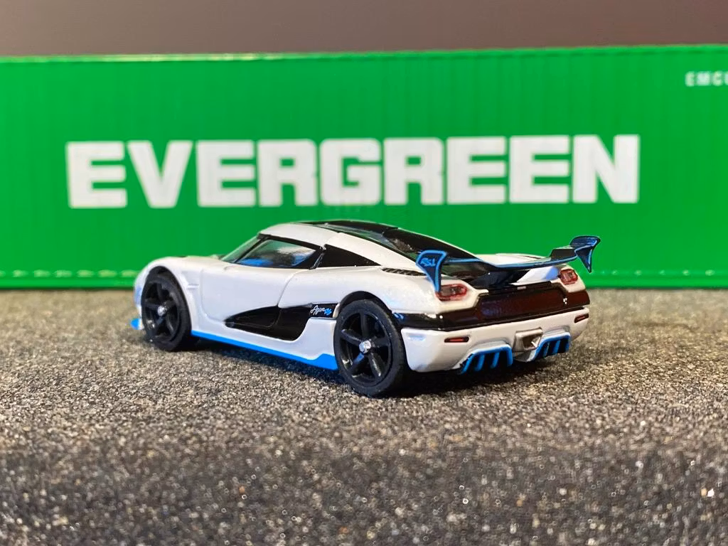 Skala 1/64 Exklusiv KOENIGSEGG AGERA RS, Vit från TARMAC works