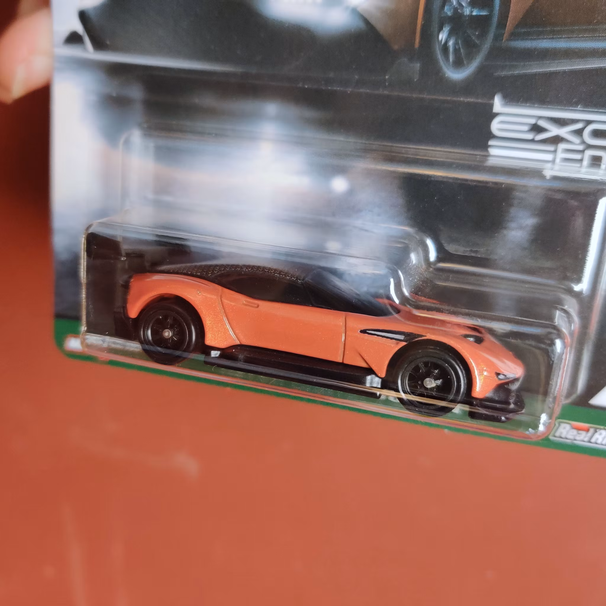 Skala 1/64 Hot Wheels PREMIUM "Exotic Envy" - Aston Martin Vulcan