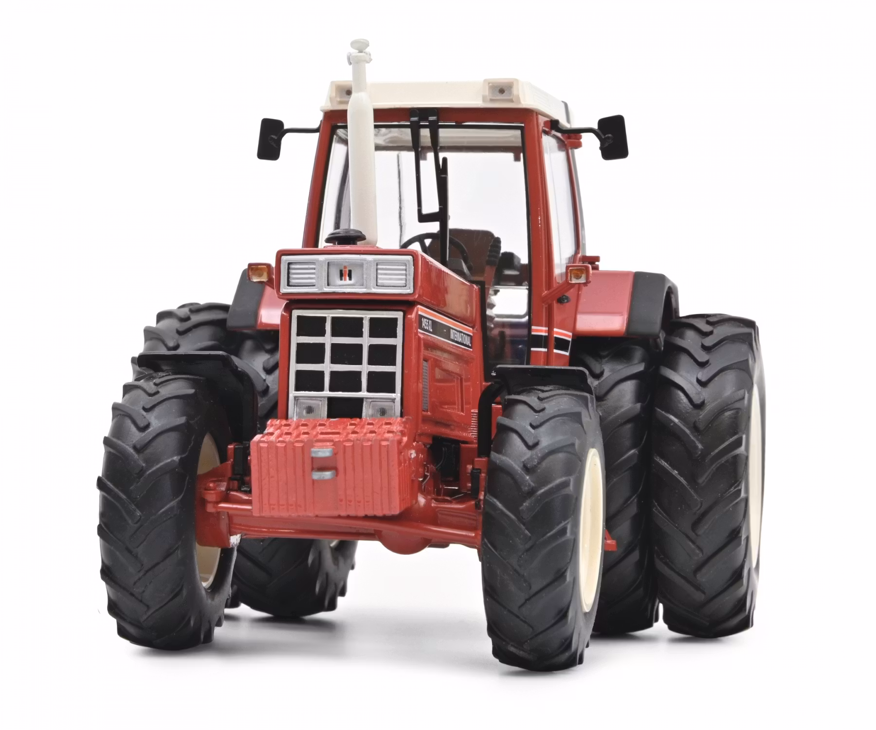 Scale 1/32 IHC International 1455 XL with double assembled wheels, Red from Schuco