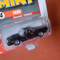 Scale 1/64 Chevrolet El Camino 86' fr Racing Champions Mint