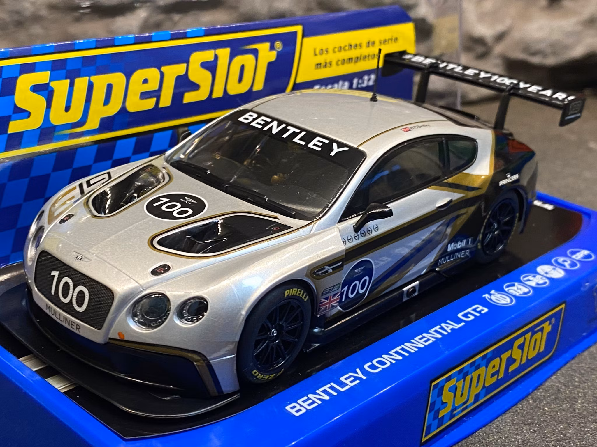 Skala 1/32 SuperSlot Bil t Bilbana: Bentley Continental GT3 Centenary Special Edition