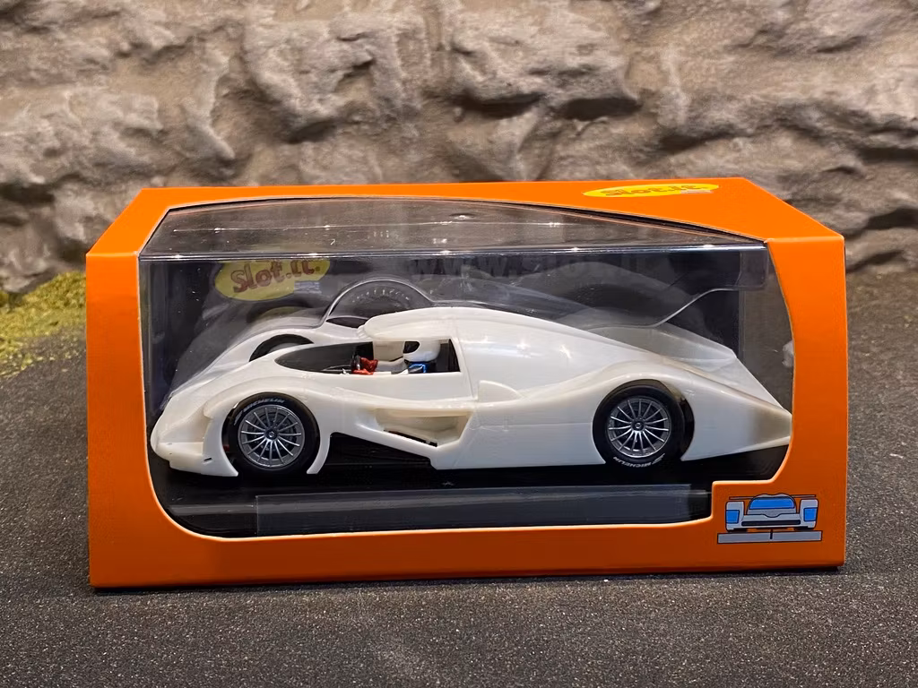 Skala 1/32 Slot.it Byggsats av Analog Bil t Bilbana: Audi R8C - White kit
