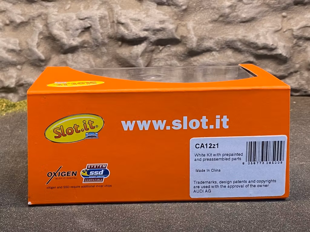Skala 1/32 Slot.it Byggsats av Analog Bil t Bilbana: Audi R8C - White kit