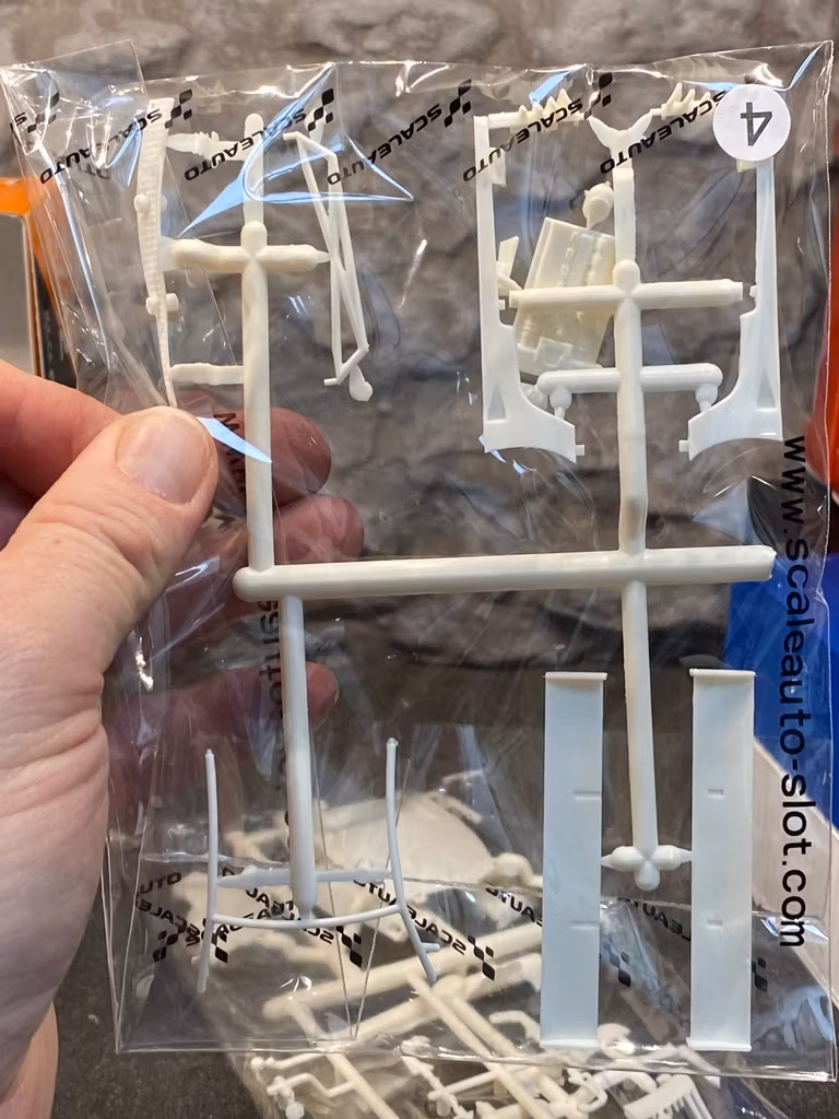 Skala 1/32 Scaleauto Byggsats av Analog Bil t Bilbana: AUDI LMS GT3 ADAC GT, kit with decals.