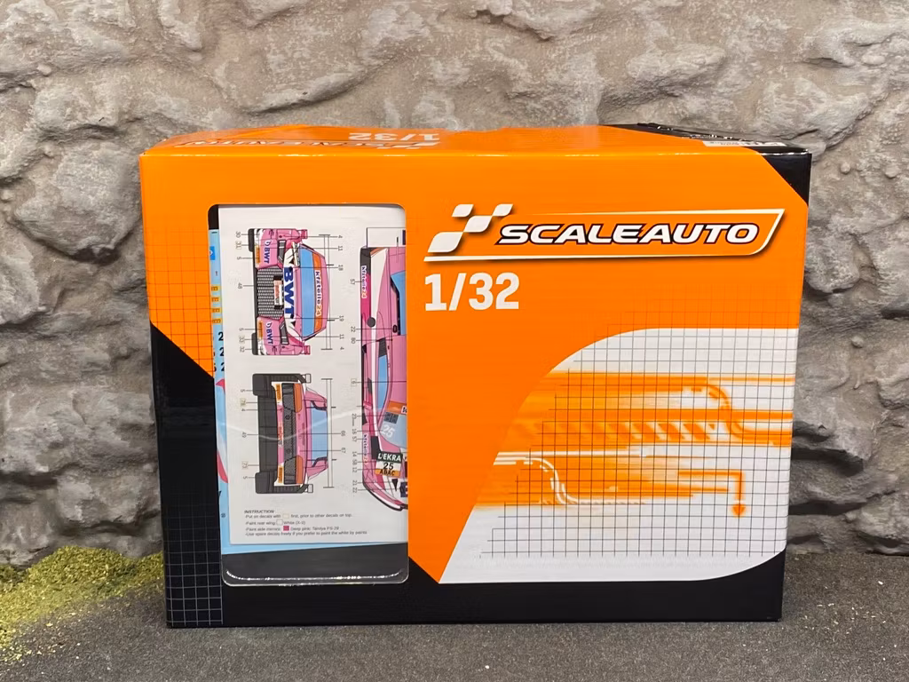 Skala 1/32 Scaleauto Byggsats av Analog Bil t Bilbana: AUDI LMS GT3 ADAC GT, kit with decals.