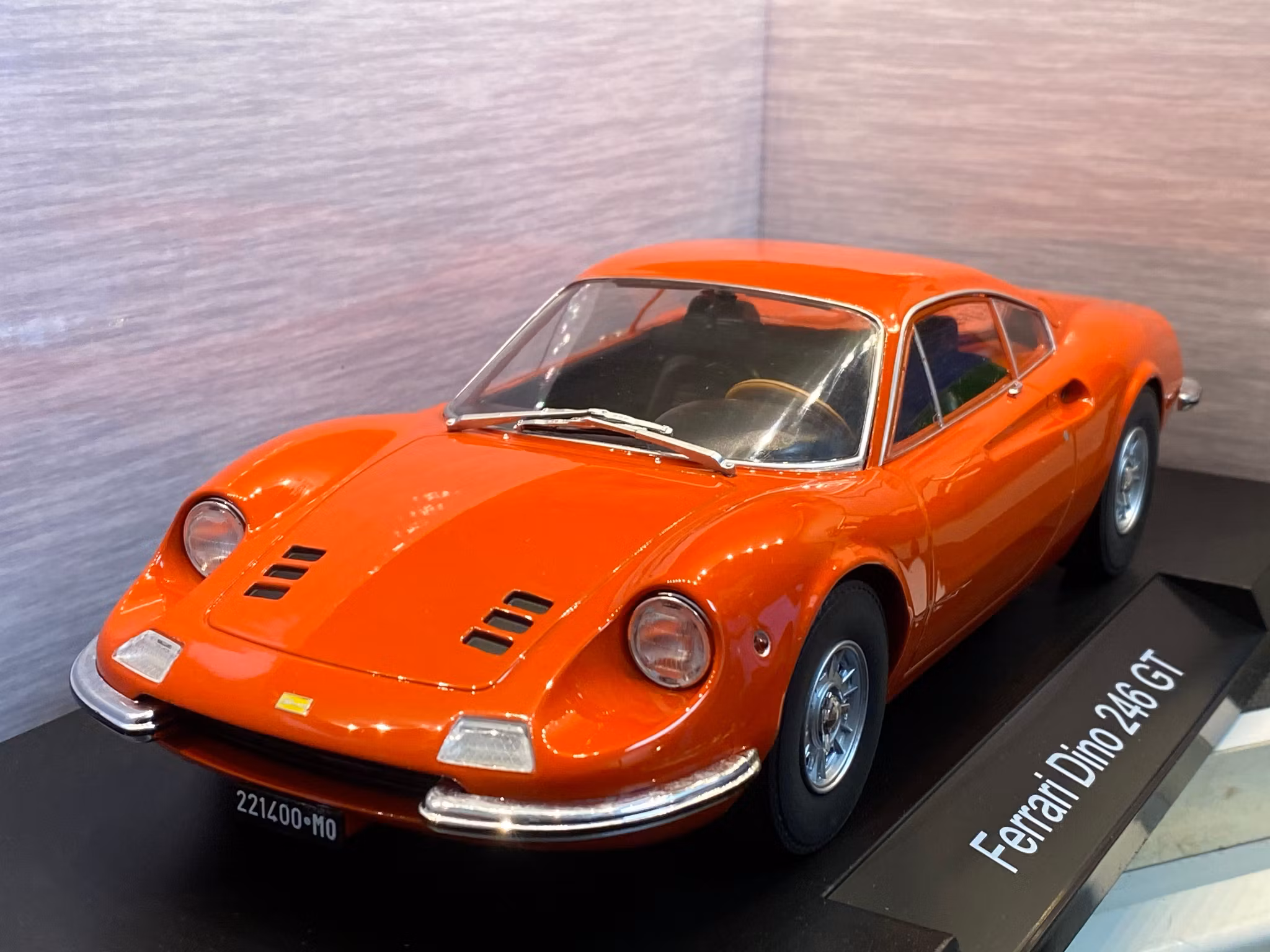 Skala 1/18 Ferrari Dino 246 GT fr MCG Model Car Group