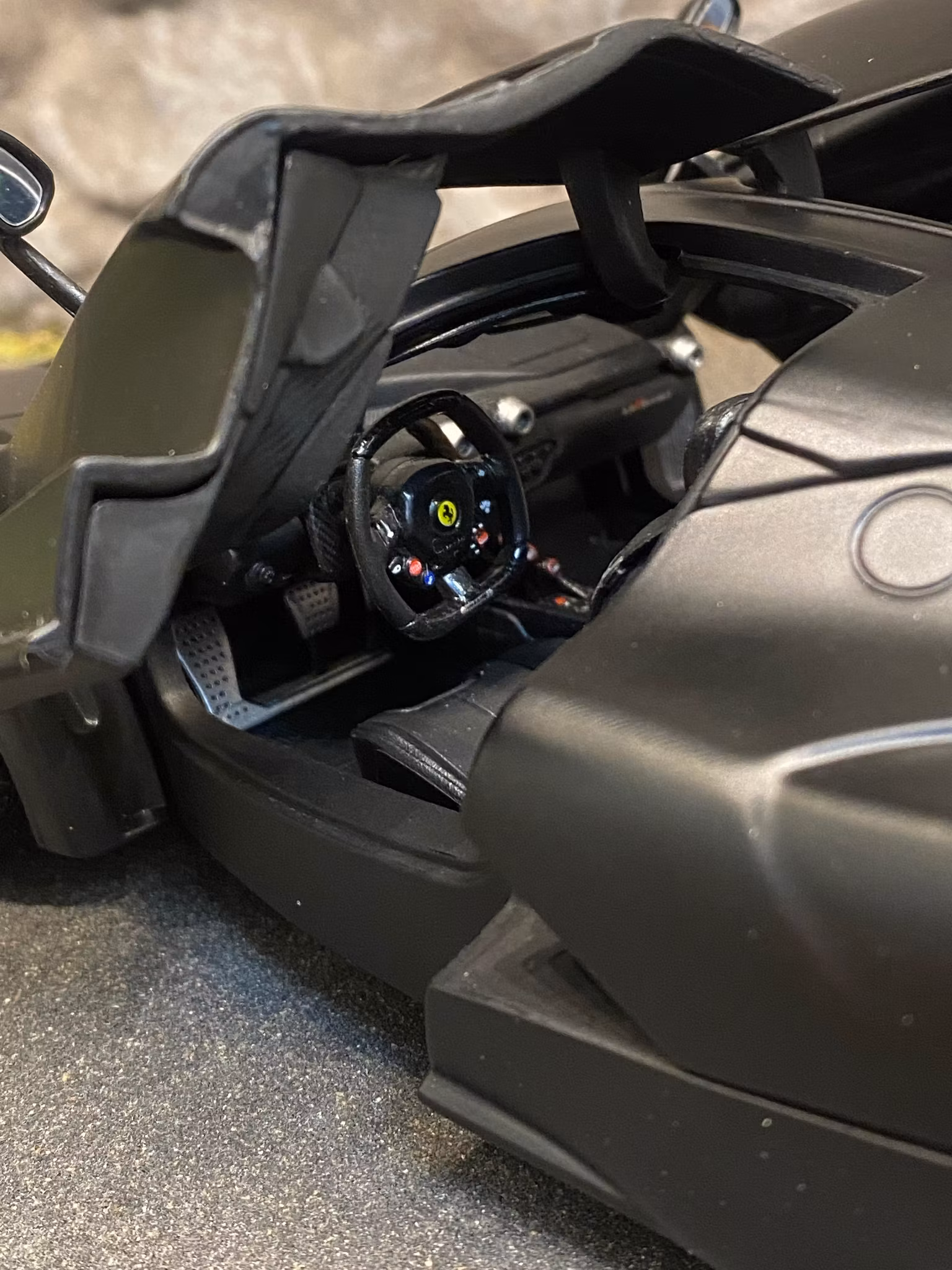 Skala 1/18 2014 La Ferrari "Deluxe Signature Series", Matt svart från Bburago