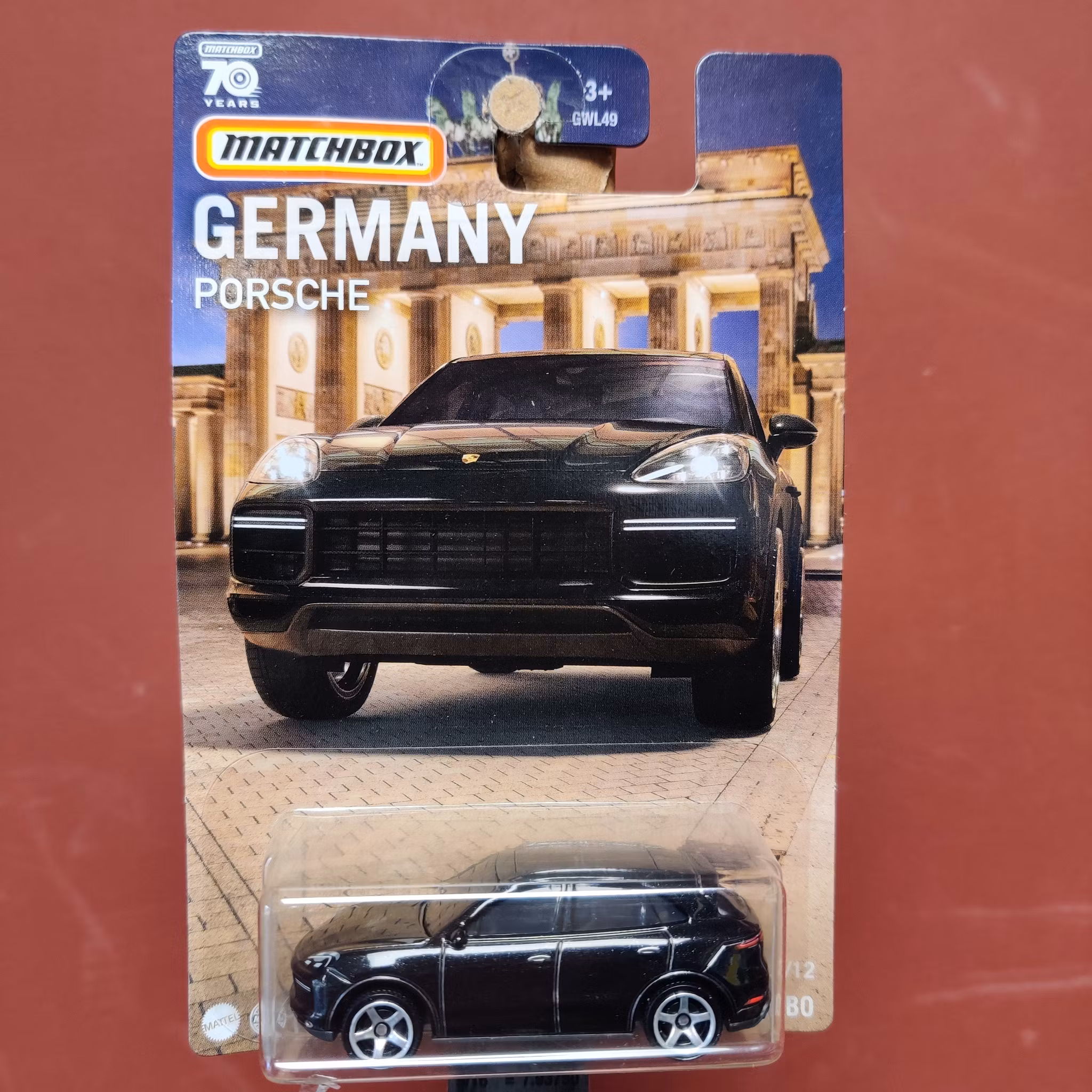 Skala 1/64 MATCHBOX - Germany - Porsche Cayenne Turbo