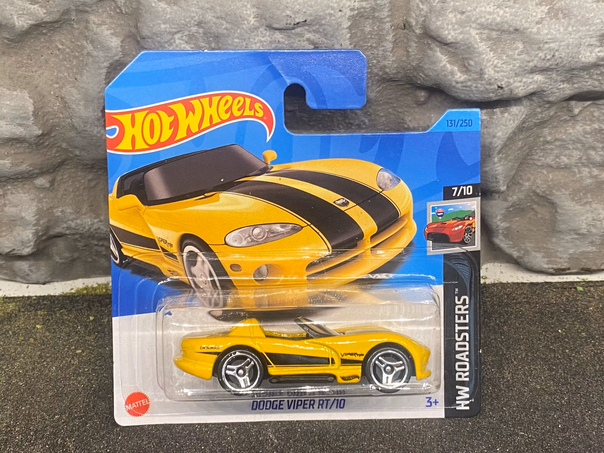 Skala 1/64, Hot Wheels: Dodge Viper RT/10, Yellow w black stripes