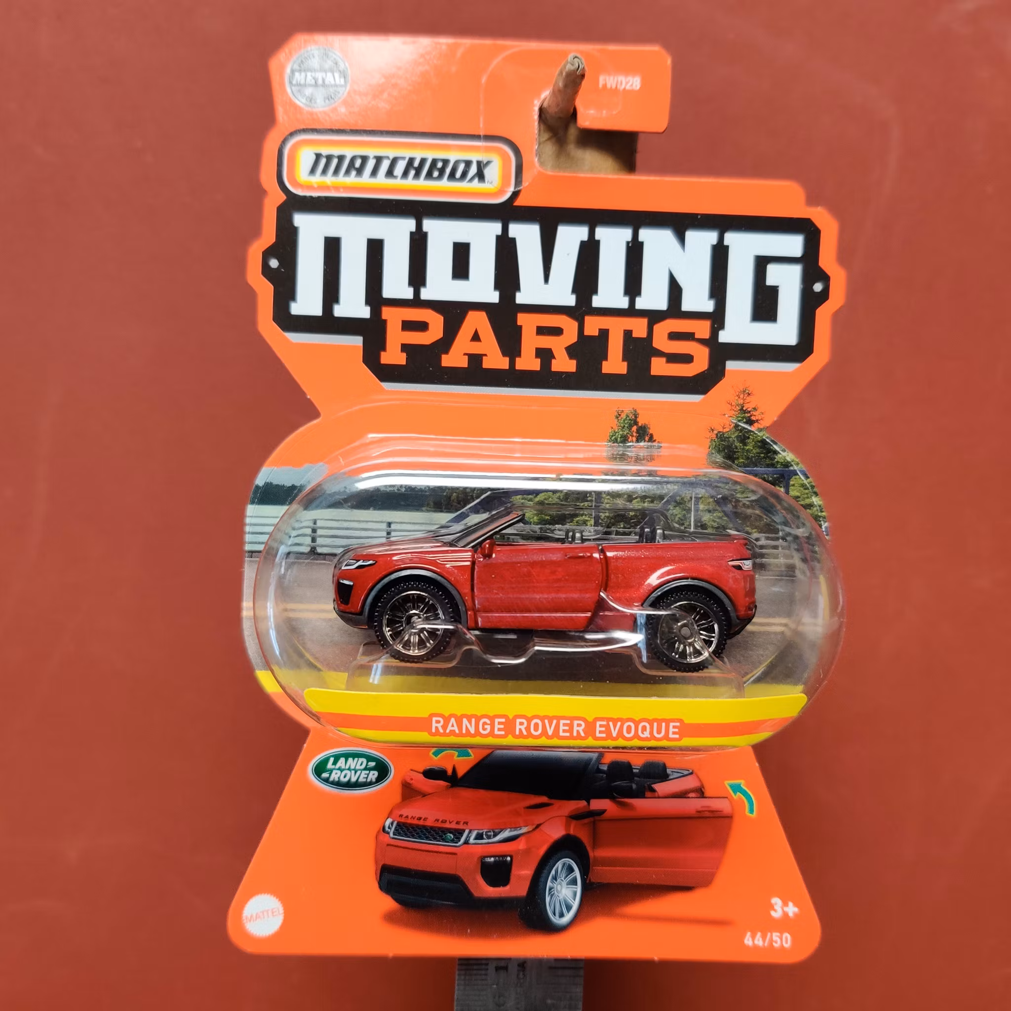 Skala 1/64 Matchbox "Moving parts" - Range Rover Evoque