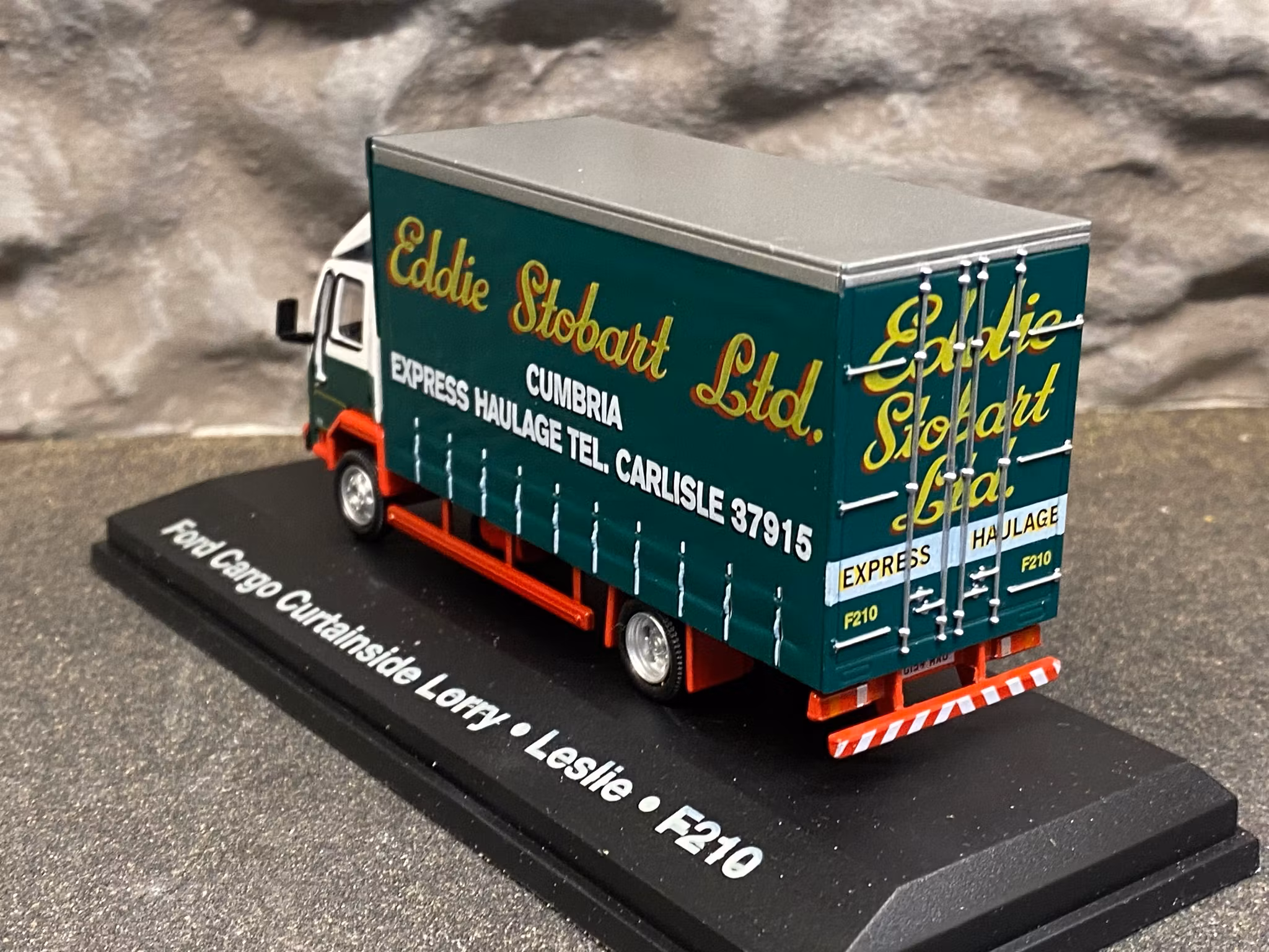 Skala 1/76 Ford Curtainside Lorry - Leslie - F210 fr Atlas