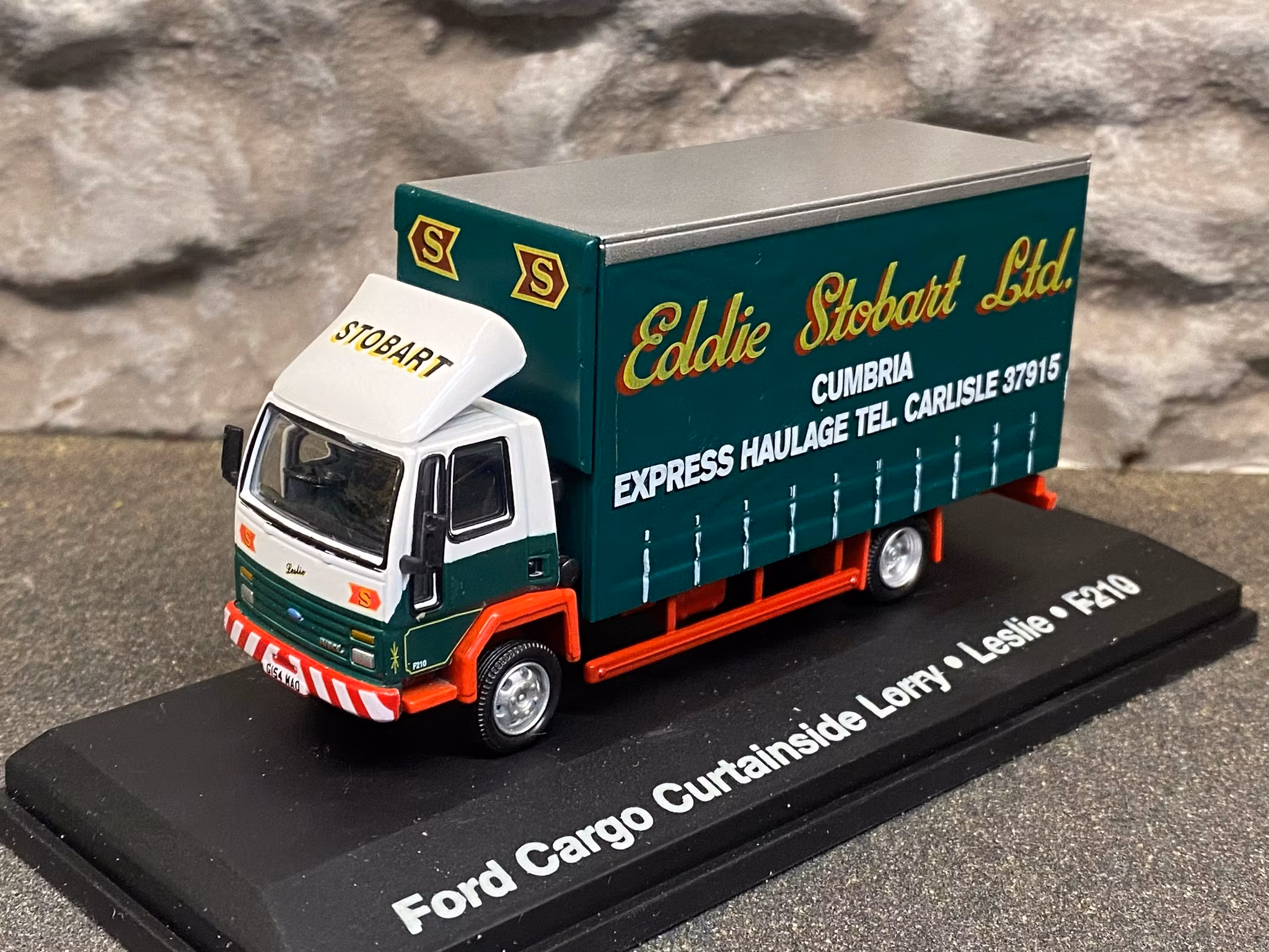 Skala 1/76 Ford Curtainside Lorry - Leslie - F210 fr Atlas