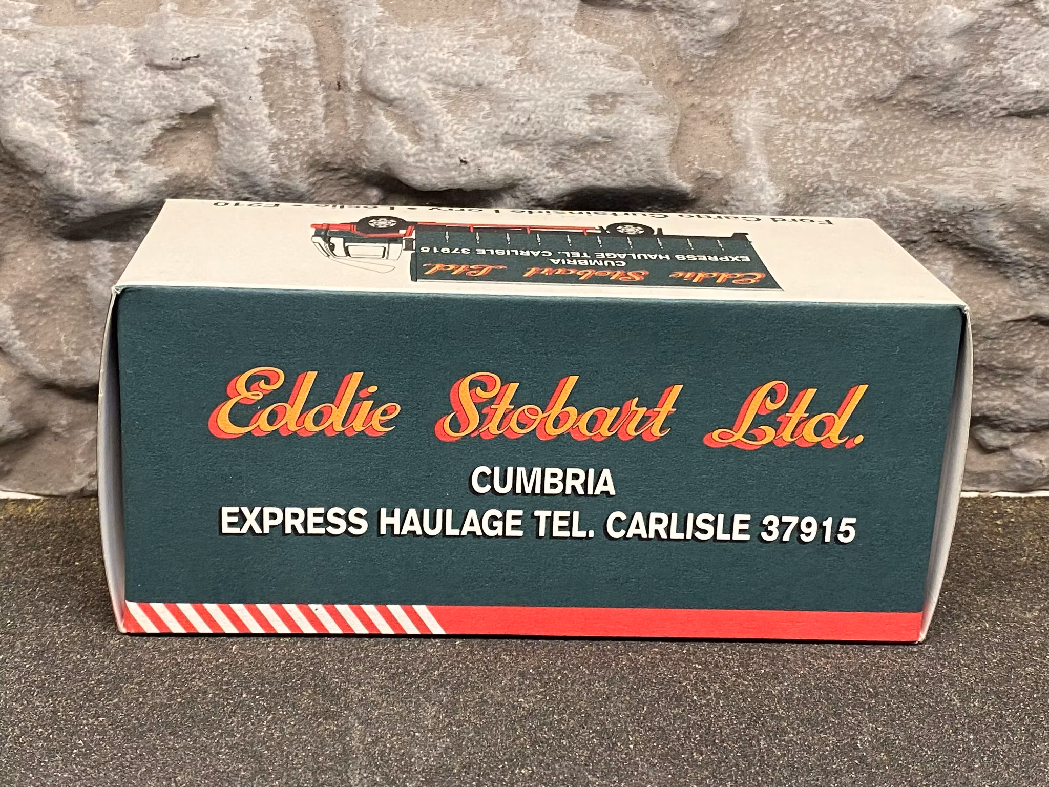 Skala 1/76 Ford Curtainside Lorry - Leslie - F210 fr Atlas