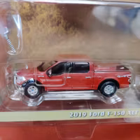 Skala 1/64 - Ford F-150 XLT 22' & Livestock Trailer fr GreenLight Hitch & Tow