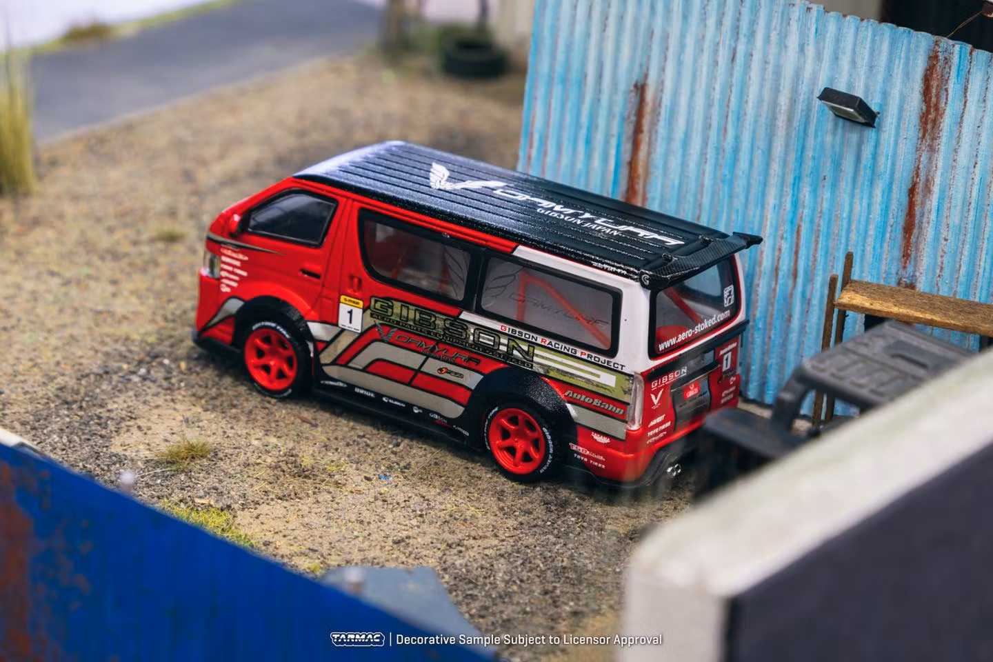 Skala 1/64 Toyota Hiace Widebody - Special Edition - Red,fr Inno64