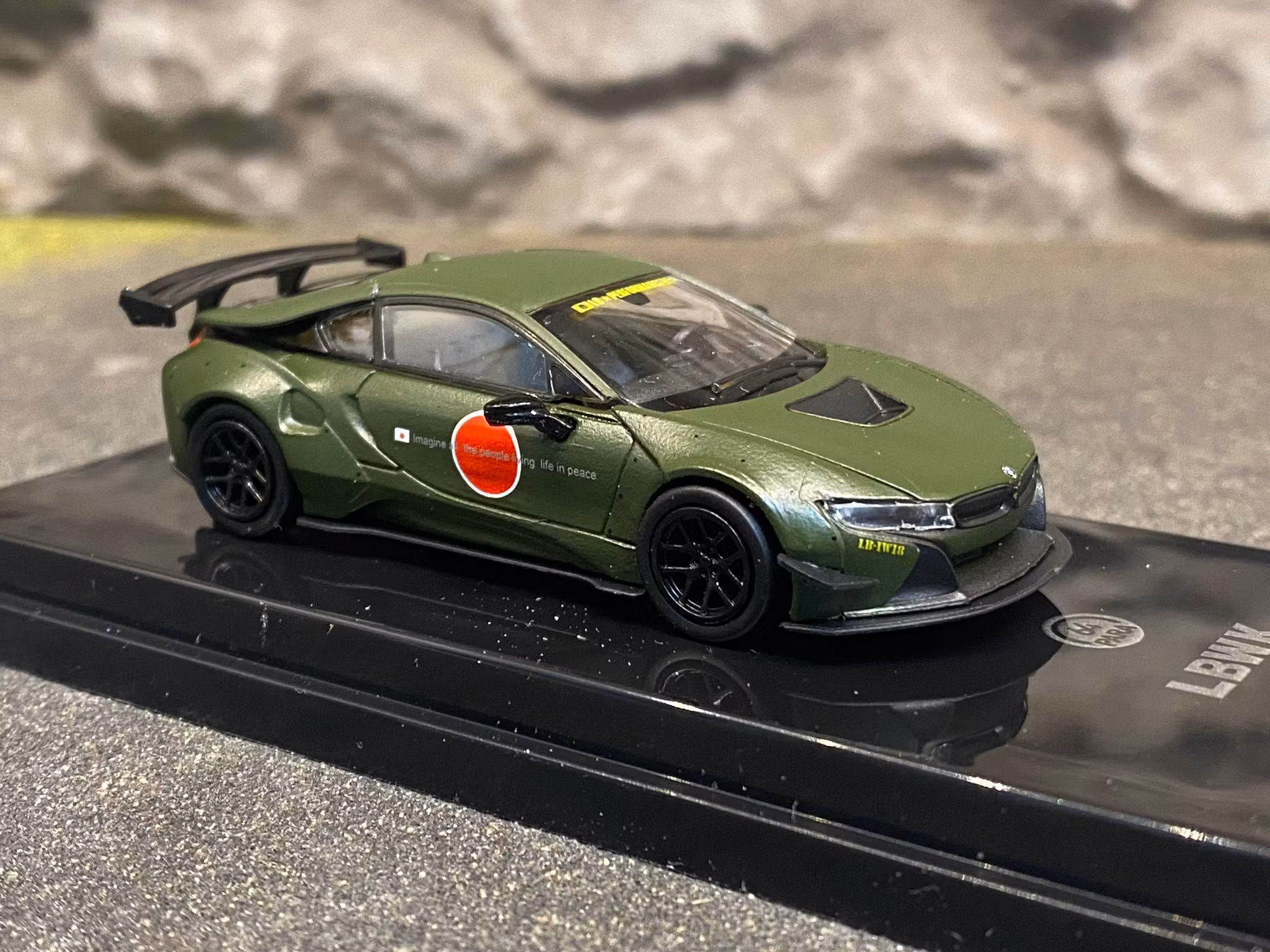 Skala 1/64 BMW i8 Coupe ZERO LBWK fr Para64